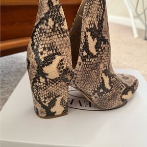 Steve Madden Beige and Black Snakeskin Heeled Boots